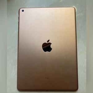 FREE shipping- Pink IPad 6th Gen with 1st Gen Apple Pencil and case